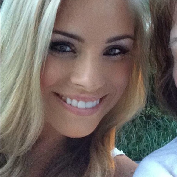 Meet your Posher, Liza - Picture 2 of 7